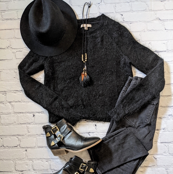 Banana Republic Black soft mohair sweater sz M - Picture 3 of 3